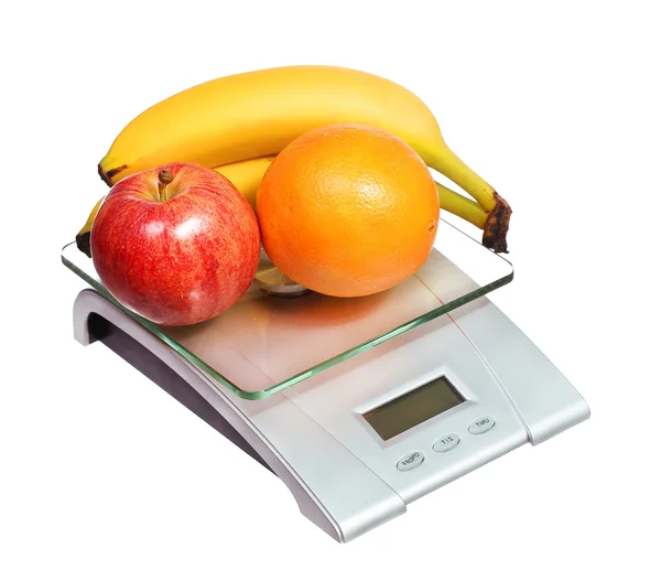 Escamas de alimentos con frutas manzana plátano y naranja aislado en blanco —  Fotos de Stock