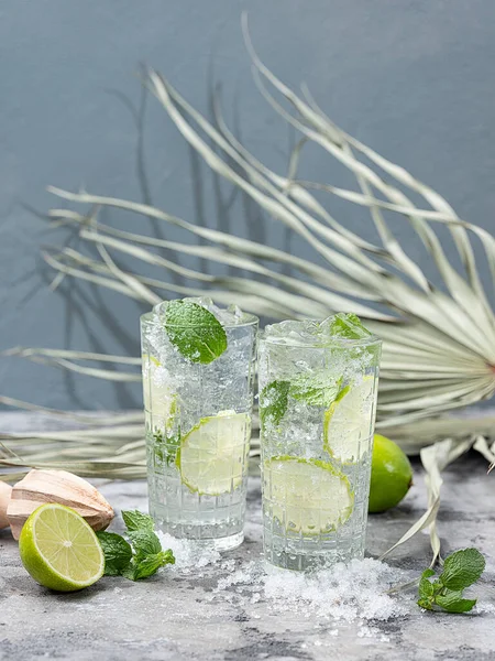 Cocktail Met Munt Limoen — Stockfoto