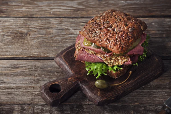 Sanduíche de Pastrami — Fotografia de Stock