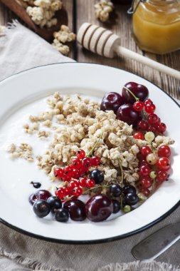 Müsli ve çay ile Servis Kahvaltı