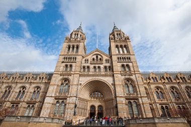 Doğal Tarih Müzesi cephe Londra'da