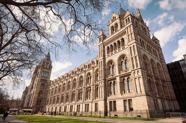 Fassade des Naturkundemuseums in London — Stockfoto