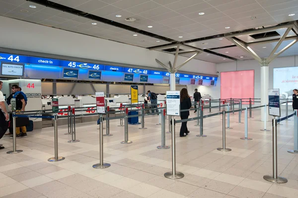Check in desk at Bologna airport — Stock Photo, Image