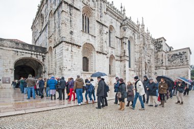 Hieronymites Manastırı girmek için bekleyen turist