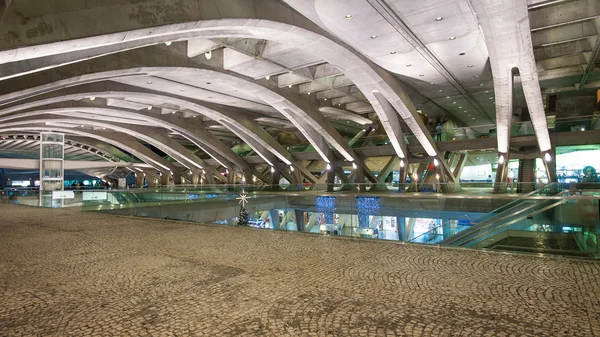 Intérieur de la gare d'Oriente — Photo