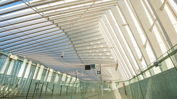 Mediopadana yüksek hızlı tren istasyonu