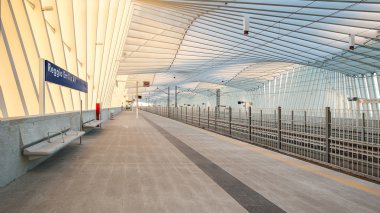 Mediopadana yüksek hızlı tren istasyonu