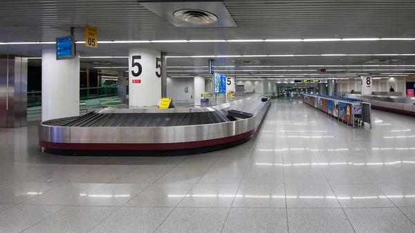 Cinta transportadora en Lisboa aeropuerto — Foto de Stock