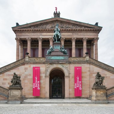 Alte Nationalgalerie Müze binası.