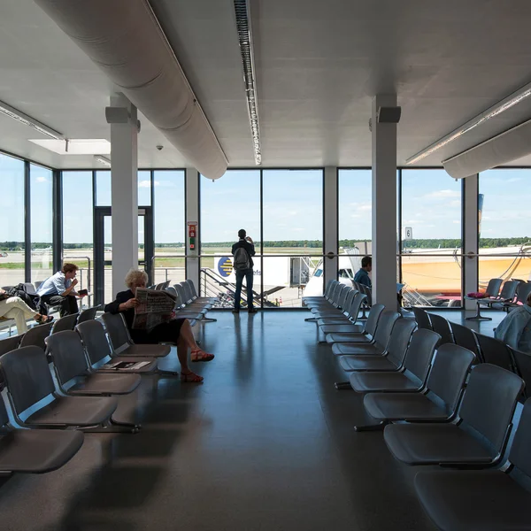 Wachtkamer binnen luchthaven. Luchthaven Berlijn Tegel — Stockfoto