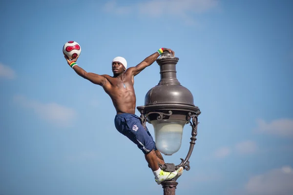 Fantástico rendimiento de pelota por Iya Traore —  Fotos de Stock