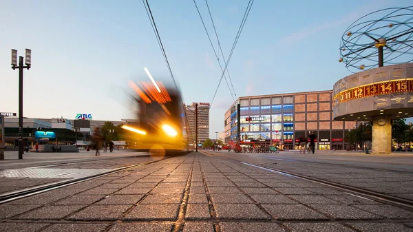 Alexanderplatz w zmierzchu. — Zdjęcie stockowe