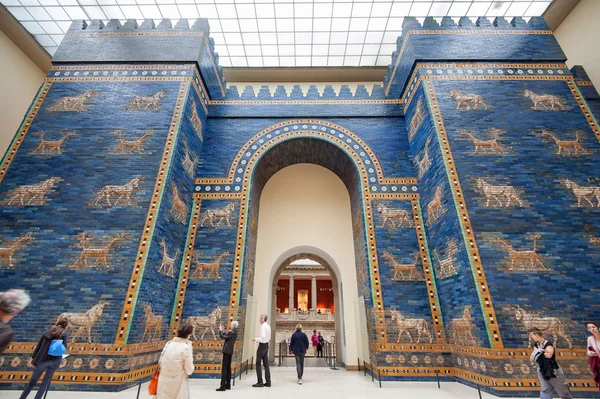 Muralha da cidade babilônica no museu Pergamon . — Fotografia de Stock