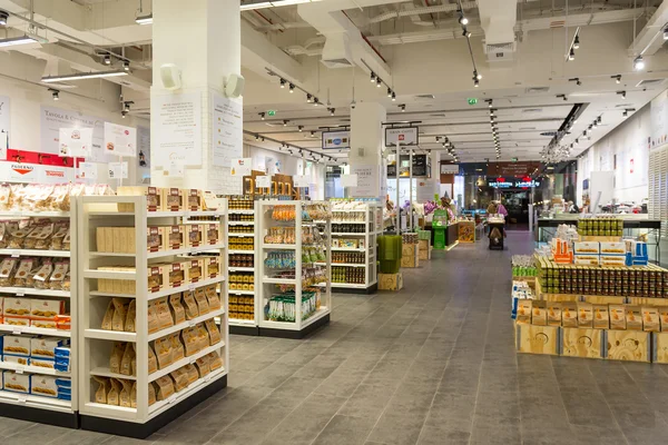 Interior view of Eataly shop inside Dubai Mall. — Stock Photo, Image