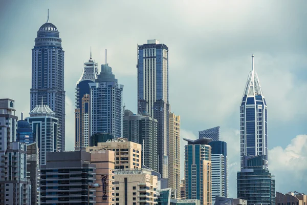 Jumeirah Lakes Towers gebouwen. — Stockfoto
