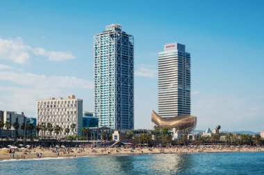 Barceloneta plaj ve Olimpiyat liman
