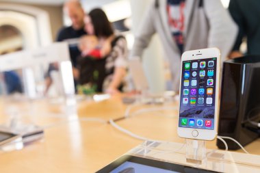 Yeni iphone Apple tarafından 6.