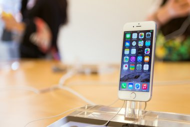 Yeni iphone Apple tarafından 6