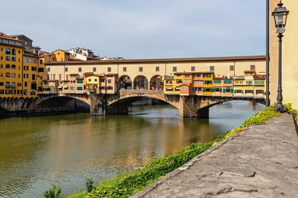 Ponte vecchio (eski köprünün) Floransa, İtalya. — Stok fotoğraf