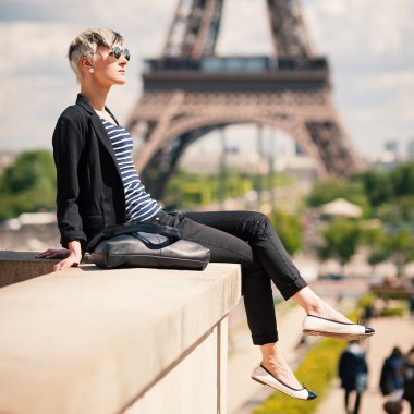 Güzel sarışın kadın.