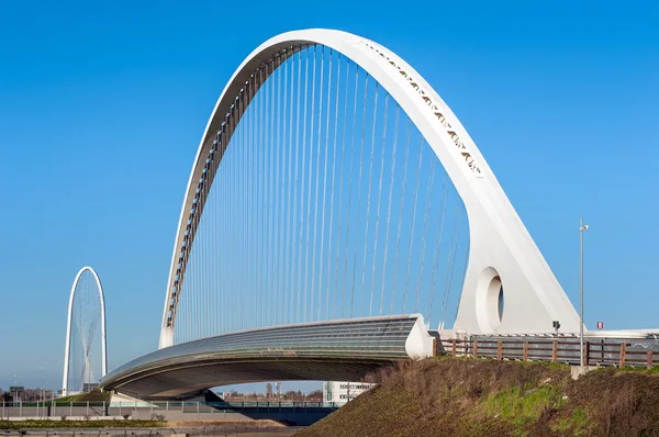 Famous bruggen complex "Le Vele" — Stockfoto