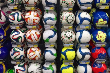 renkli futbol topları