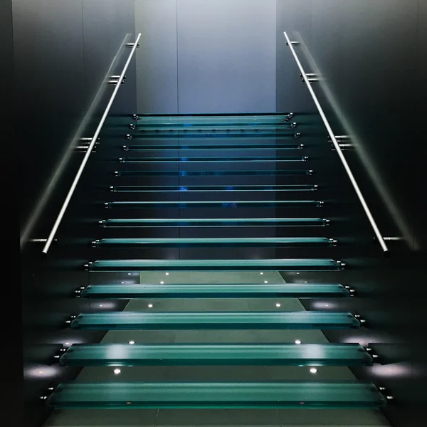 Escalier en verre . — Photo