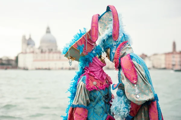 Carnival of Venice, beautiful couple at St. George island — Stock Photo, Image