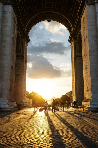 Arc de Triomphe on the Champs-Elysees — Stock Photo, Image