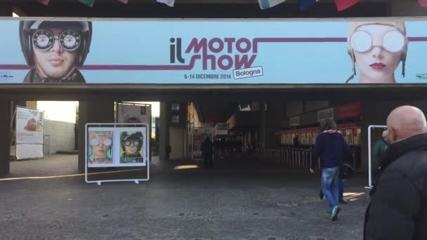 Entrada al Salón del Motor — Vídeos de Stock