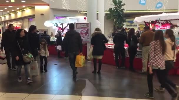 People walking inside Coop Supermarket — Stock Video