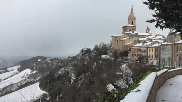 Ripatransone eski köy ve ülkenin peyzaj — Stok video