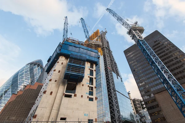 Edifício moderno canteiro de obras — Fotografia de Stock