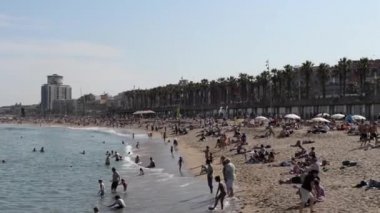 Barceloneta plaj ve Olimpiyat liman
