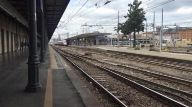 Tren Garı panoramik manzaralı.