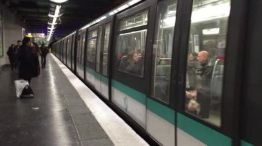 Chateau d'Eau Metro İstasyonu