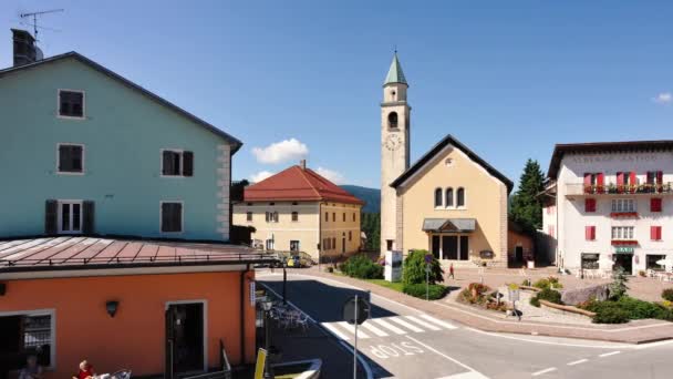 Μικρό χωριό του Lavarone κοντά στο Trento — Αρχείο Βίντεο