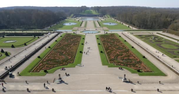 Vaux le Vicomte kale bahçeleri — Stok video