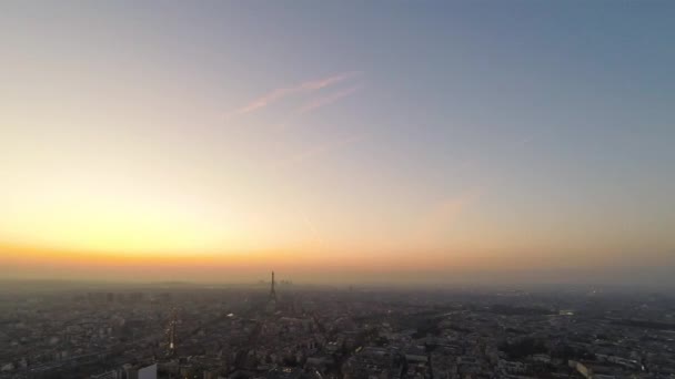 Pariser Skyline mit dem Eiffelturm — Stockvideo