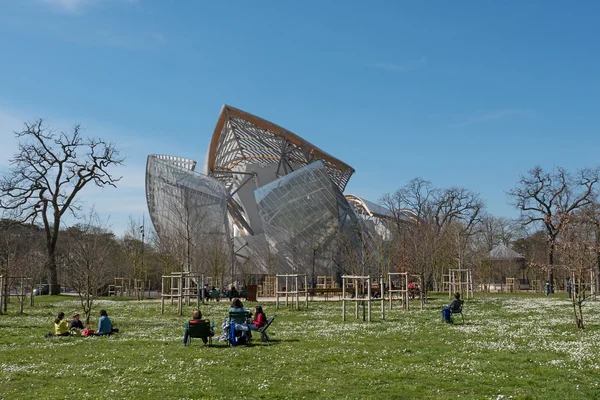 Louis Vuitton Foundation building in Paris — 스톡 사진