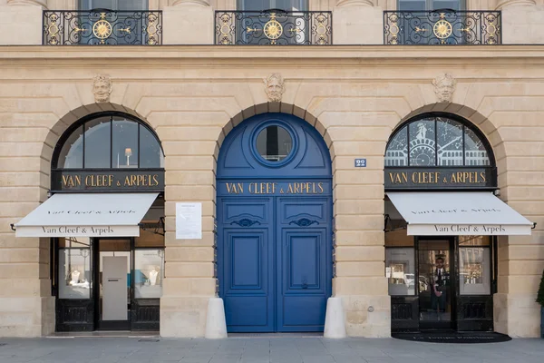 Van Cleef & Arpels shop in Paris — Stock Fotó