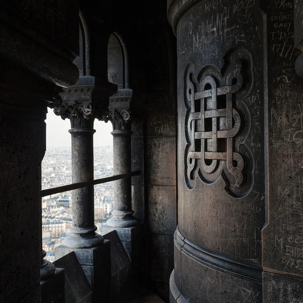 Toppen av Sacre Coeur katedralen i Paris — Stockfoto