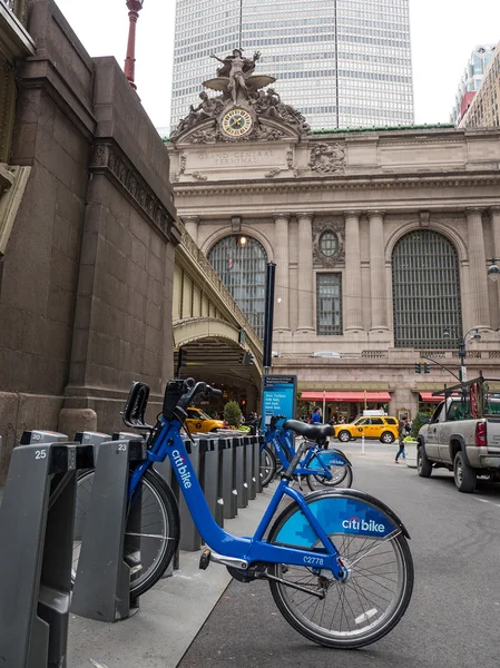 Citi Bike station in front of Grand Central Station in New York — Stock Photo, Image