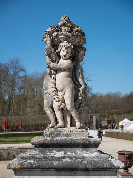 Statue inside the garden of Vaux le Vicomte Castle — 스톡 사진