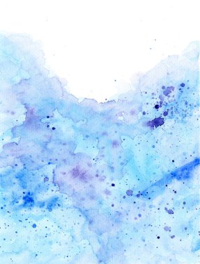 Açık mavi, mor lekeler ve sıçramalarla soyut suluboya arka plan. Uzayı kopyala Çok katmanlı lekeler