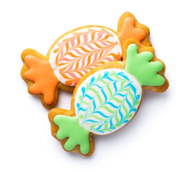 Şeker şekilli paskalya kurabiyeleri beyaz arka planda izole edilmiş. Üst manzara, düz uzanma