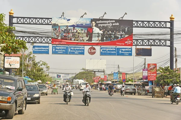 Niet-geïdentificeerde mensen in de Thais-Cambodjaanse grens — Stockfoto