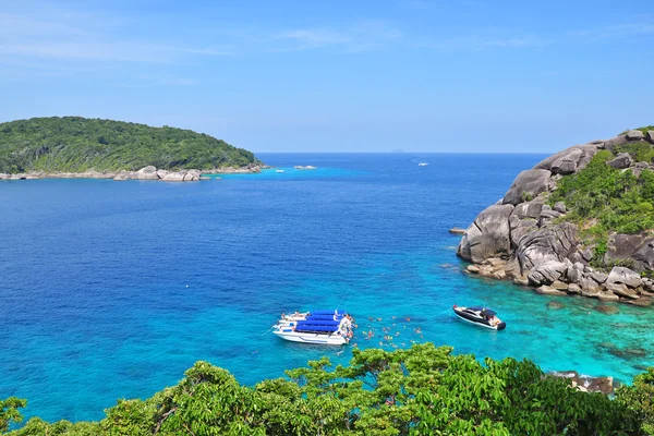 Les touristes plongent en apnée à Koh Similan — Photo