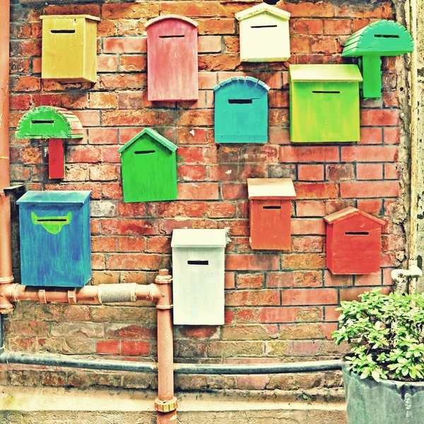 Kleurrijke postvakken met vintage effect — Stockfoto