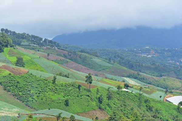 Vue sur les montagnes du parc national Khun Sathan — Photo